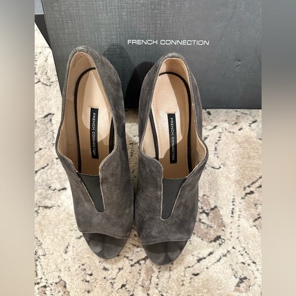 French Connection Women's Charcoal Peep Toe Booties, GREAT condition - Picture 3 of 6